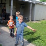 frisbee toss